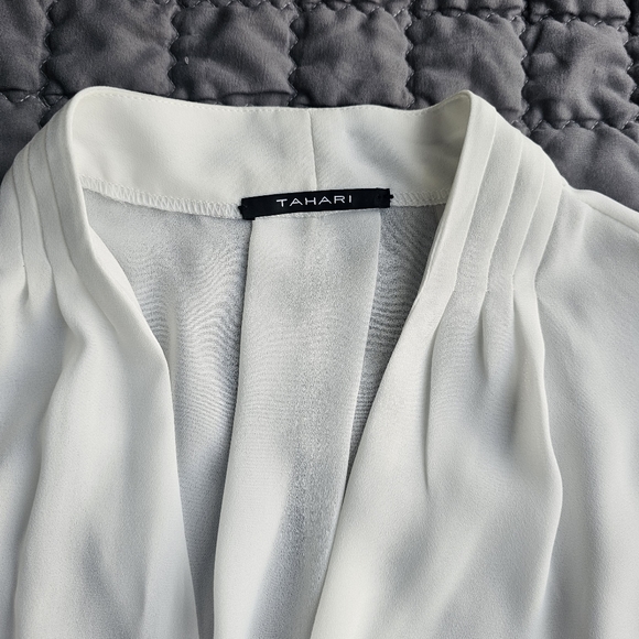 TAHARI white blouse Size M - Picture 5 of 8